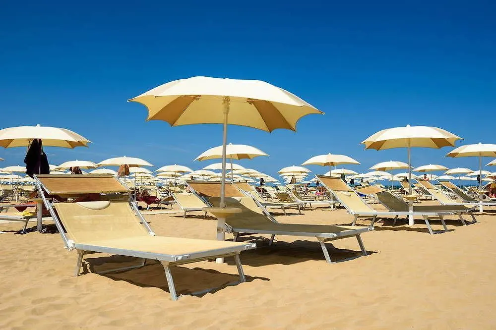 Hotel Diplomat Palace Rimini 4*,