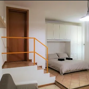 Apartamento Farolfi Carracci, Bolonia