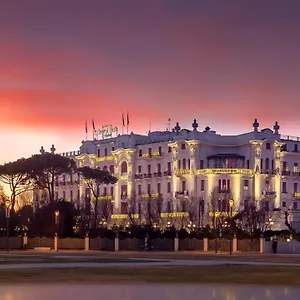 Szálloda Grand
