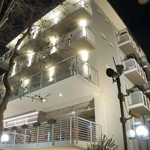 Panzió Half Moon Airport Restaurant