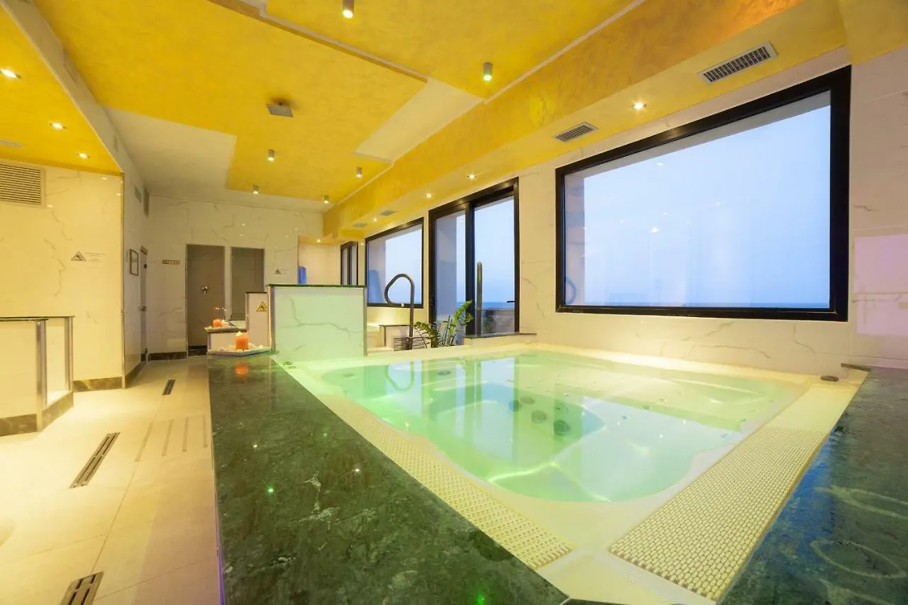 Hotel Diplomat Palace Rimini 4*,